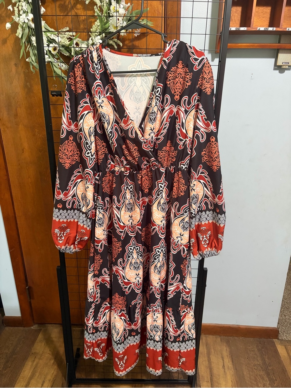 SHEIN Black & Rust Paisley V-Neck Long Sleeve Midi Dress
